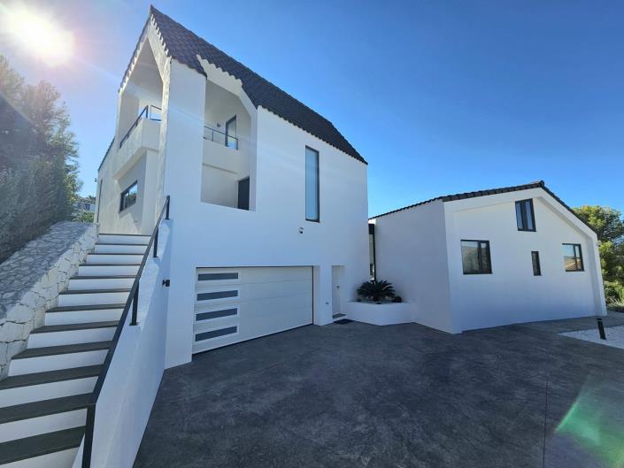 Image No.3-3 Bed Villa for sale