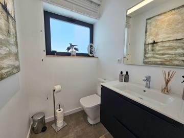 8-e64a9055bba3e77ac8aca3b893cdf826