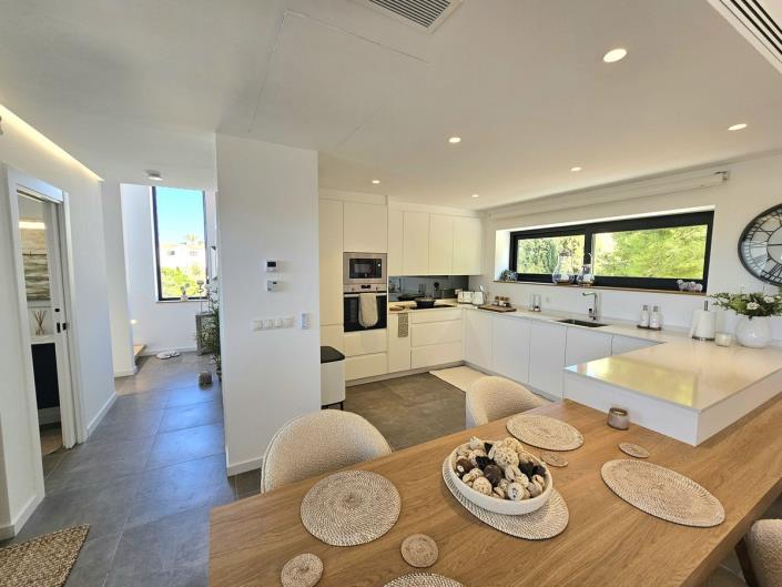 Image No.10-3 Bed Villa for sale