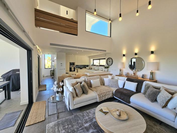 Image No.11-3 Bed Villa for sale