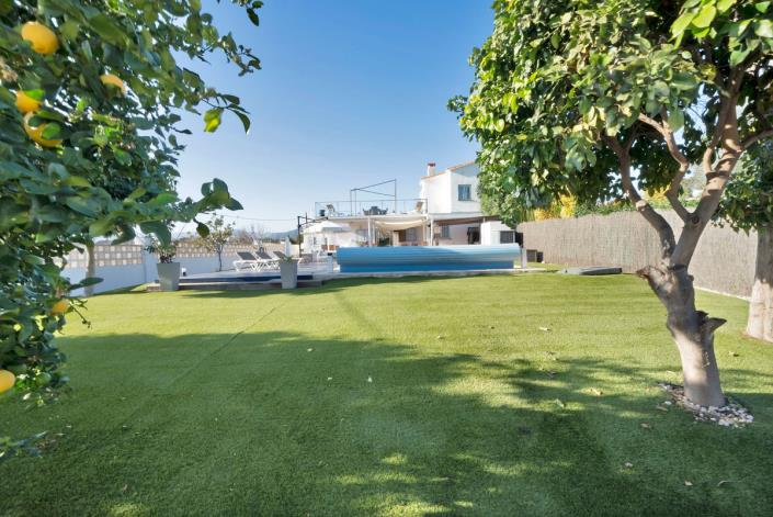 Image No.2-4 Bed Villa for sale