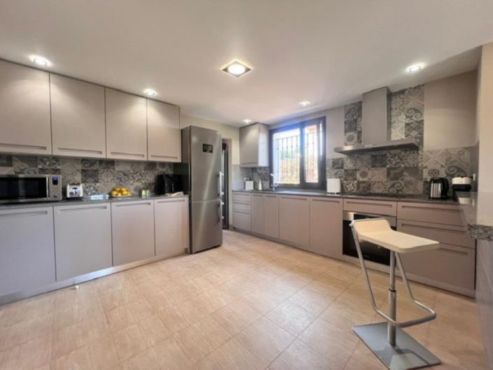 Image No.6-5 Bed Villa for sale