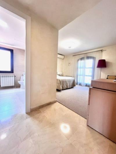 Image No.11-5 Bed Villa for sale