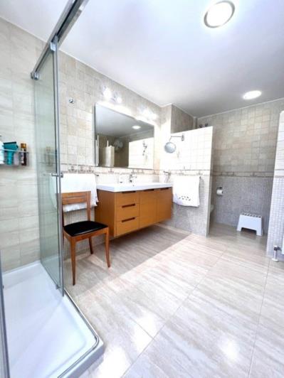 Image No.14-5 Bed Villa for sale