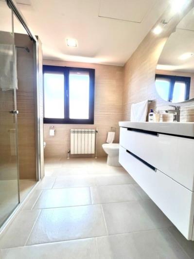 Image No.18-5 Bed Villa for sale