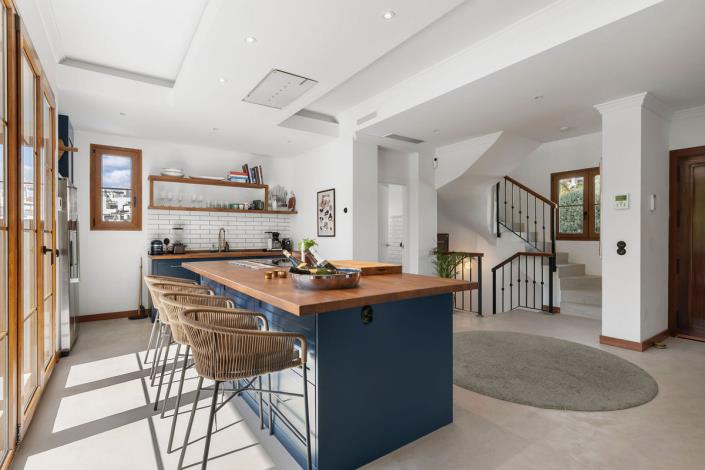 Image No.10-4 Bed Villa for sale