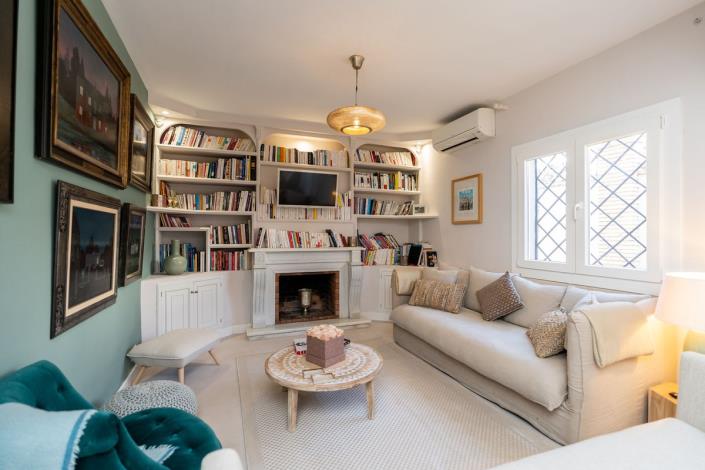 Image No.11-5 Bed Villa for sale