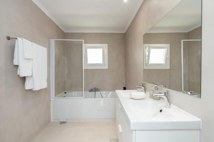 Image No.15-5 Bed Villa for sale