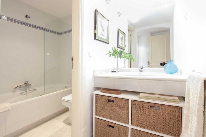 Image No.12-2 Bed Apartment for sale