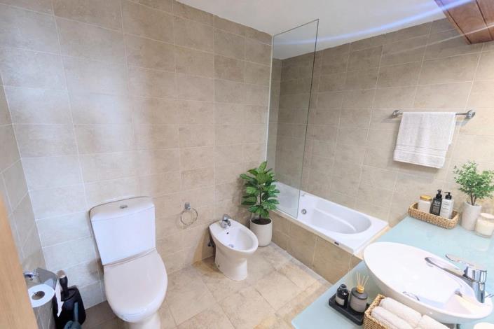 Image No.17-3 Bed Apartment for sale