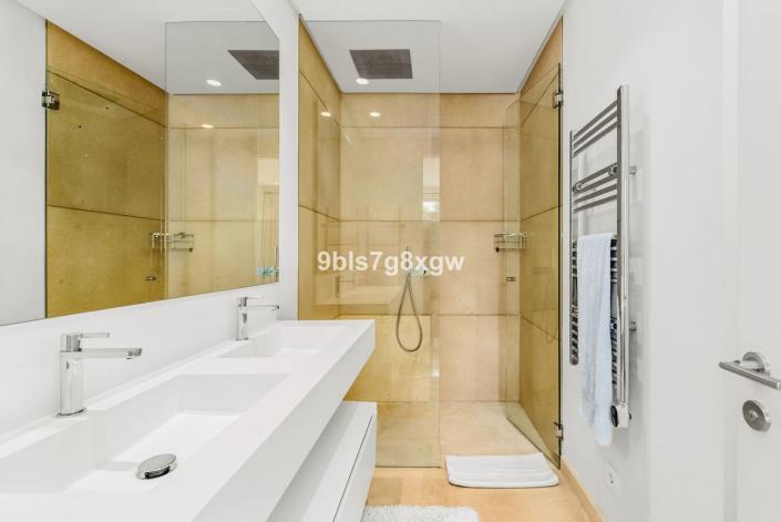 Image No.30-3 Bed Villa for sale