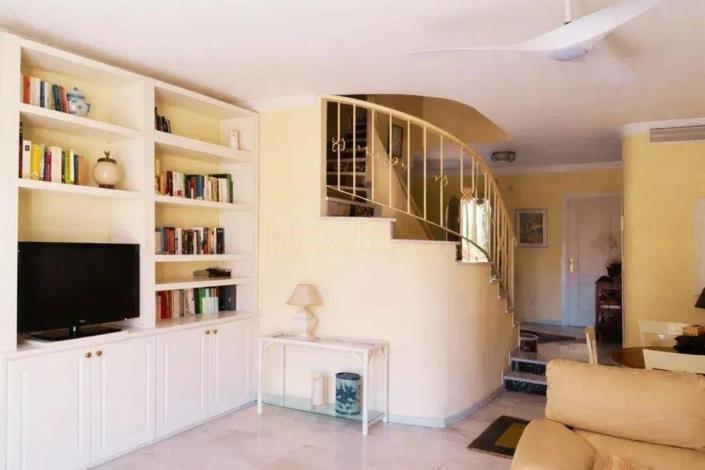 Image No.4-5 Bed Townhouse for sale