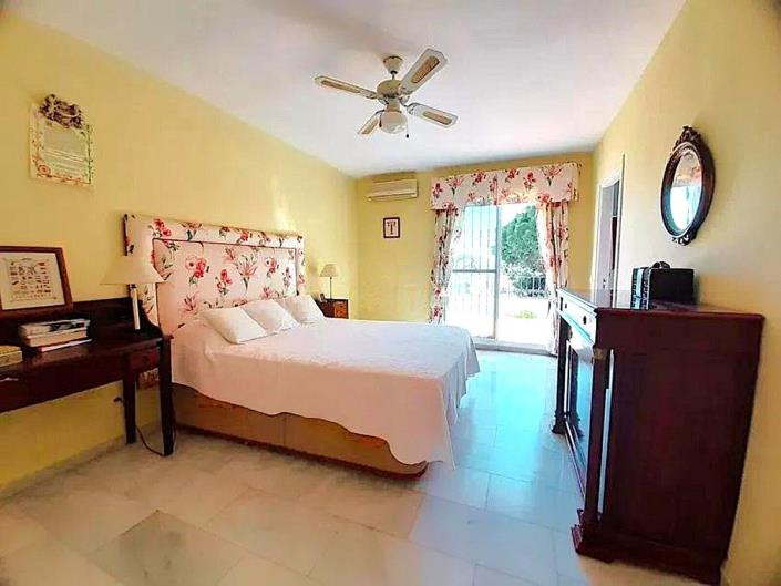 Image No.14-5 Bed Townhouse for sale