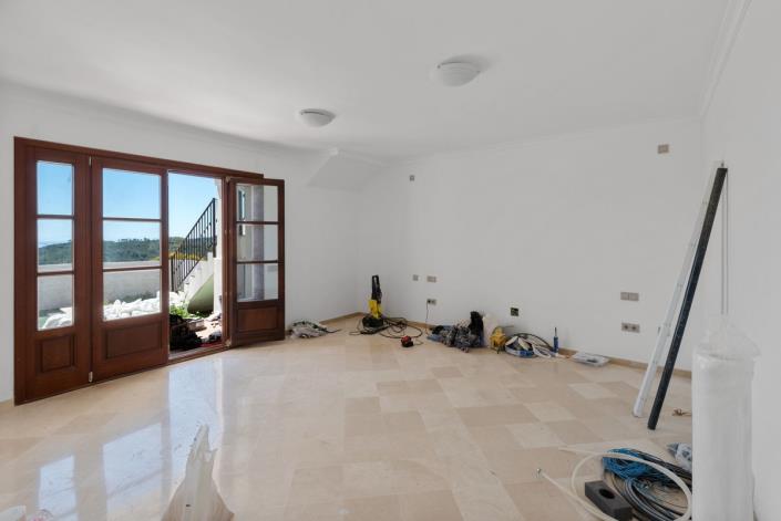 Image No.18-4 Bed Townhouse for sale