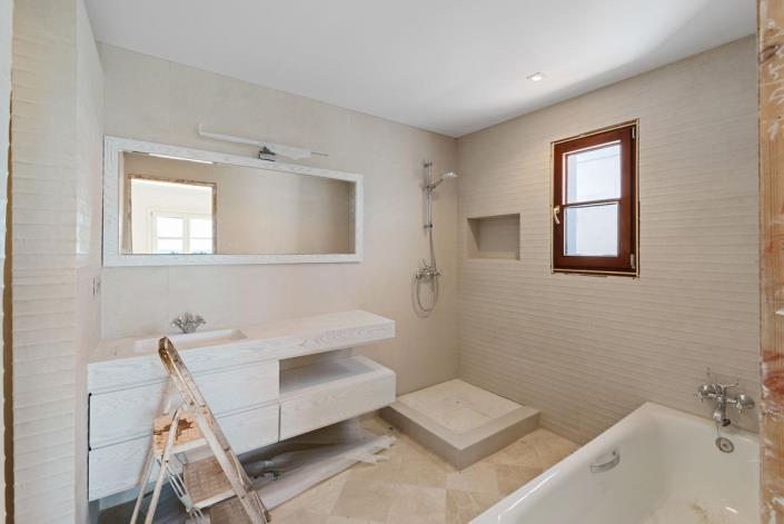 Image No.21-4 Bed Townhouse for sale