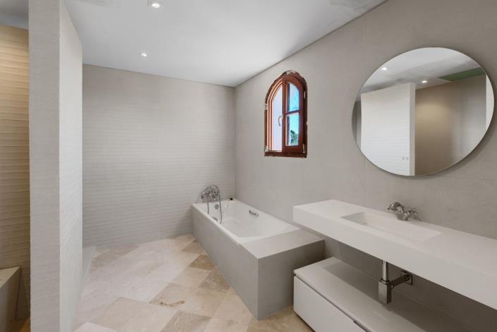 Image No.25-4 Bed Townhouse for sale