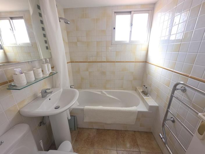Image No.19-2 Bed Apartment for sale