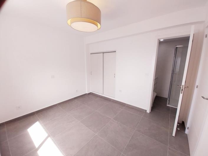 Image No.12-3 Bed Apartment for sale