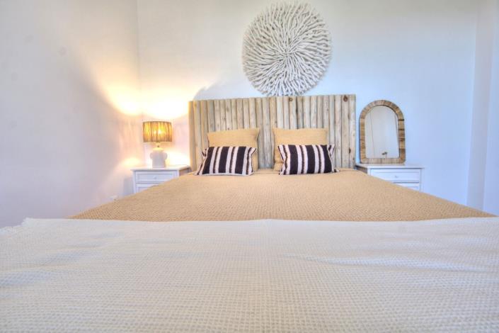 Image No.17-2 Bed Semi-Detached for sale