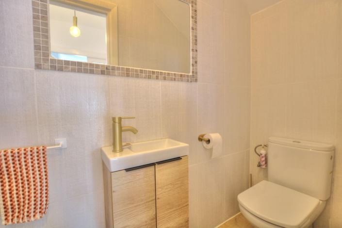 Image No.21-2 Bed Semi-Detached for sale