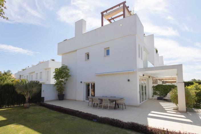 Image No.2-4 Bed Semi-Detached for sale