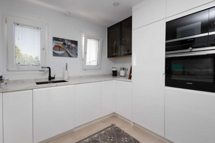Image No.6-4 Bed Semi-Detached for sale