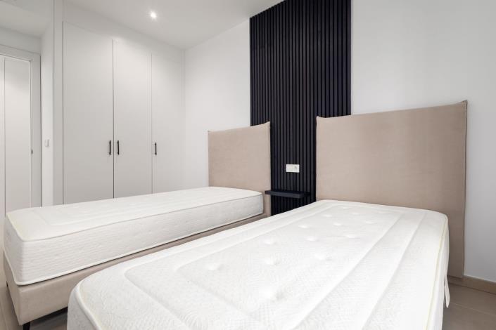 Image No.20-3 Bed Apartment for sale