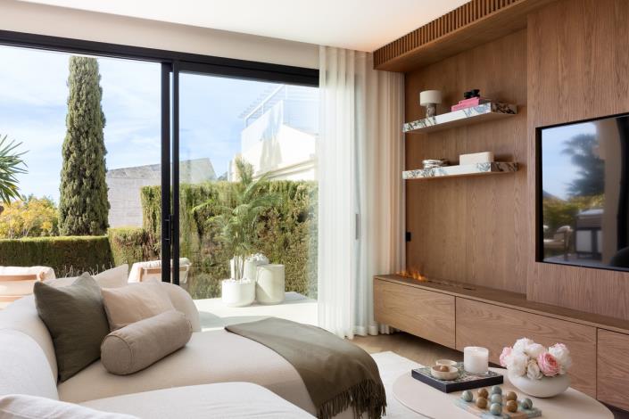 Image No.18-4 Bed Townhouse for sale