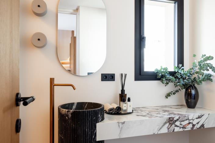 Image No.25-4 Bed Townhouse for sale