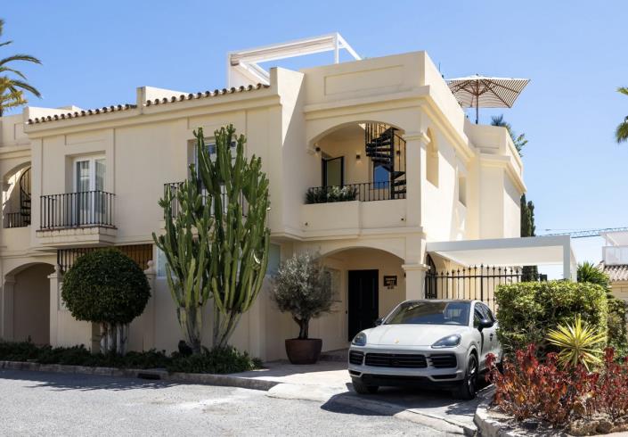 Image No.36-4 Bed Townhouse for sale