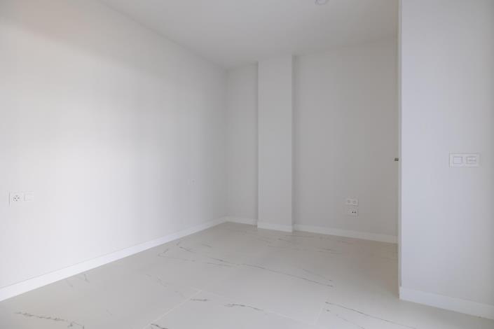 Image No.9-3 Bed Apartment for sale