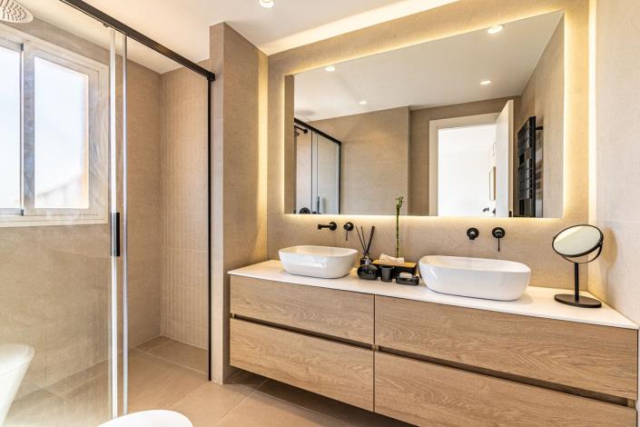 Image No.14-3 Bed Townhouse for sale