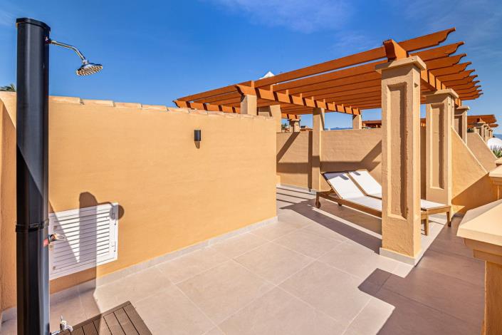 Image No.18-3 Bed Townhouse for sale