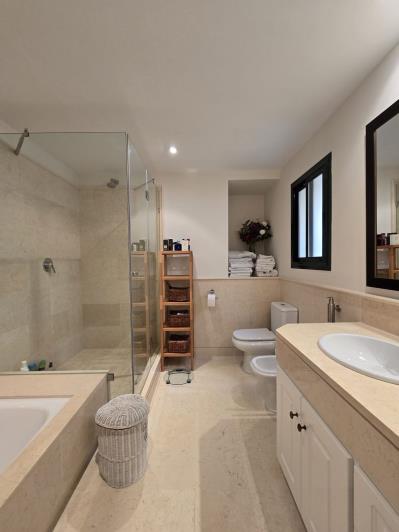 Image No.33-2 Bed Apartment for sale