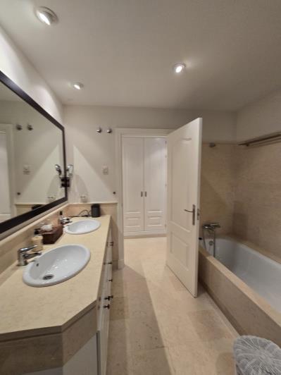 Image No.38-2 Bed Apartment for sale