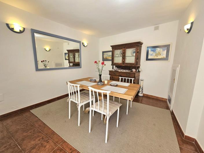 Image No.5-2 Bed Townhouse for sale