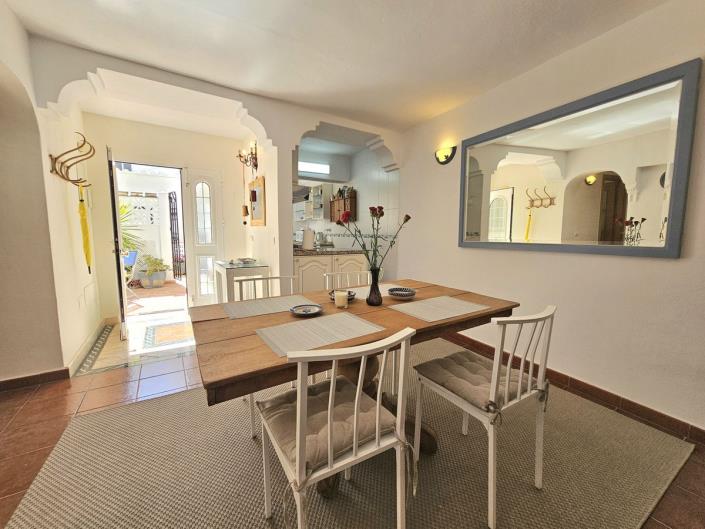 Image No.8-2 Bed Townhouse for sale