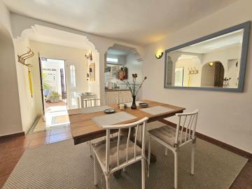 8-e64a9055bba3e77ac8aca3b893cdf826