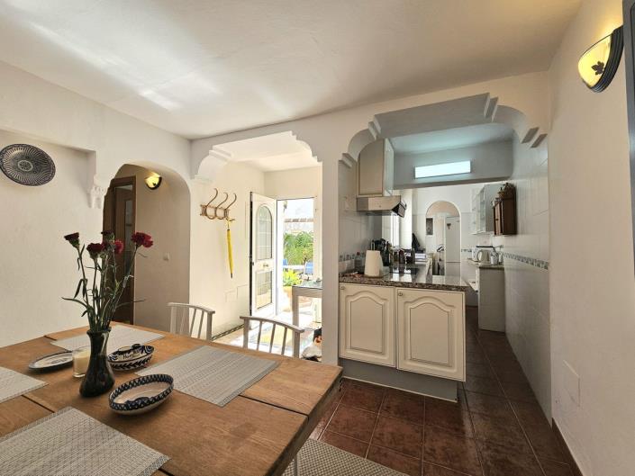 Image No.9-2 Bed Townhouse for sale