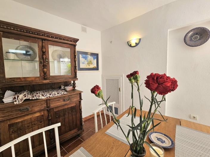 Image No.12-2 Bed Townhouse for sale