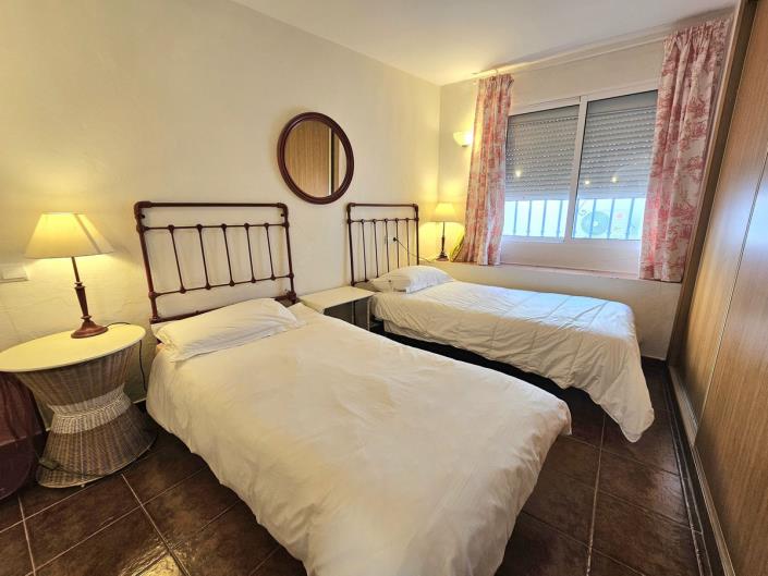 Image No.13-2 Bed Townhouse for sale