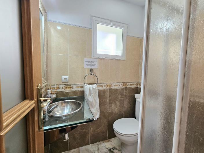 Image No.15-2 Bed Townhouse for sale