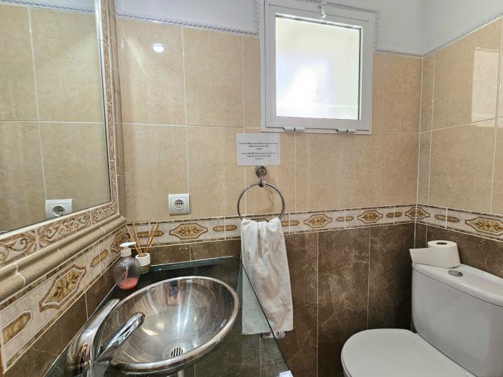 Image No.16-2 Bed Townhouse for sale