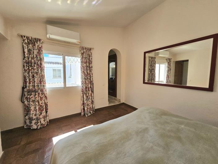 Image No.20-2 Bed Townhouse for sale