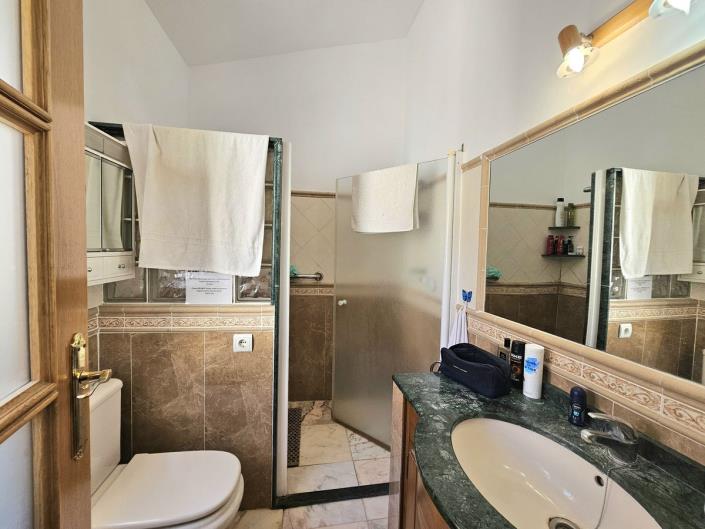 Image No.22-2 Bed Townhouse for sale