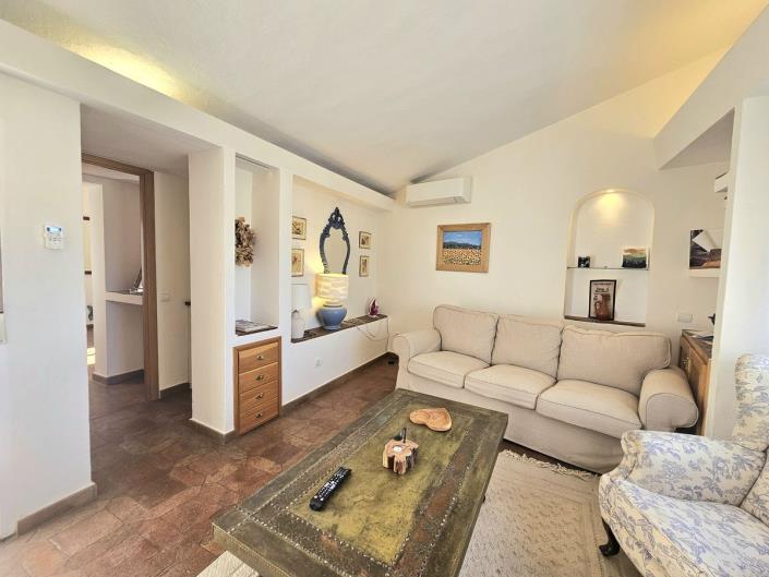 Image No.30-2 Bed Townhouse for sale