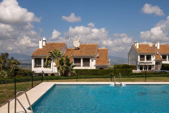 Image No.18-3 Bed Semi-Detached for sale