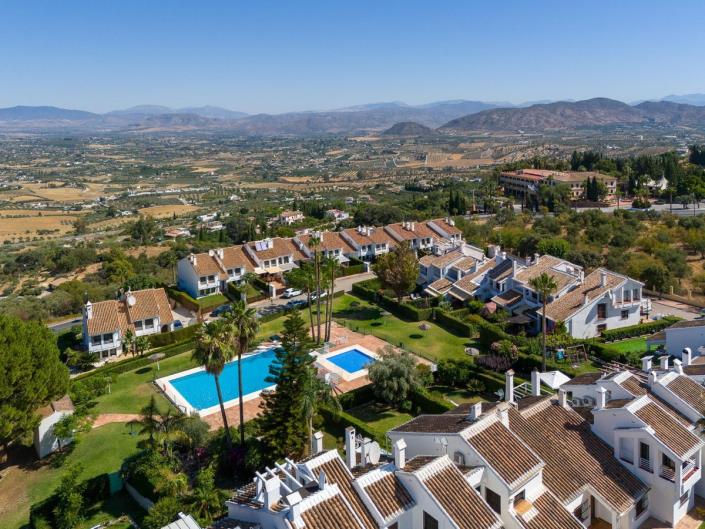 Image No.26-3 Bed Semi-Detached for sale