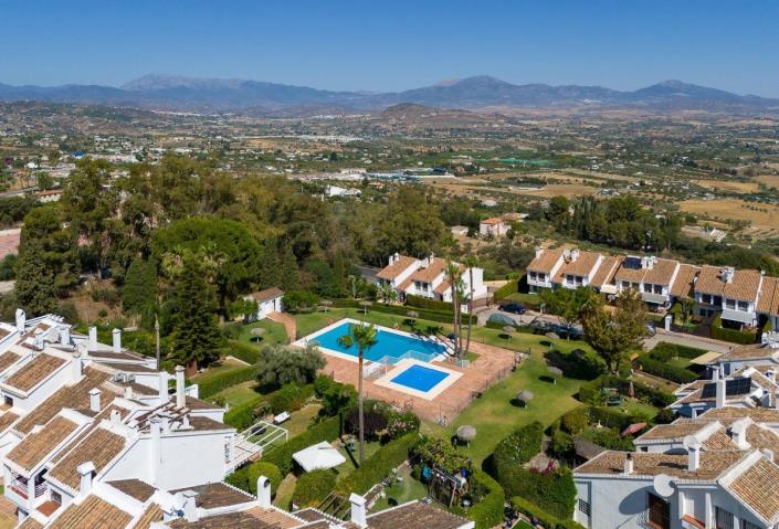 Image No.31-3 Bed Semi-Detached for sale