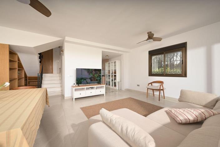 Image No.33-3 Bed Semi-Detached for sale